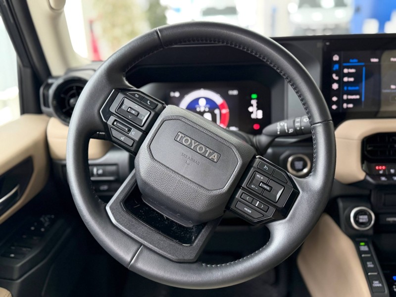 Toyota Land Cruiser Prado 2.8 AT, 2024, 21 950 км