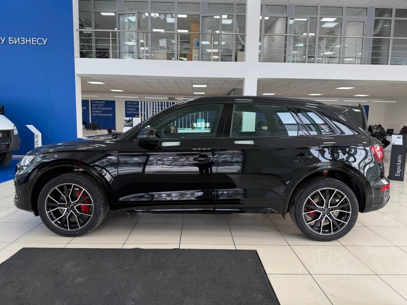 Audi Q5L 2.0 AMT, 2025
