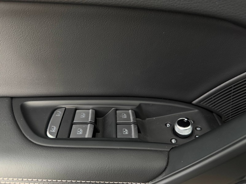 Audi Q5L 2.0 AMT, 2025