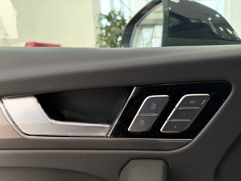 Audi Q5L 2.0 AMT, 2025