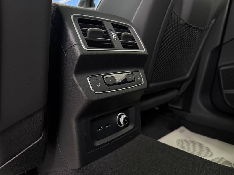 Audi Q5L 2.0 AMT, 2025