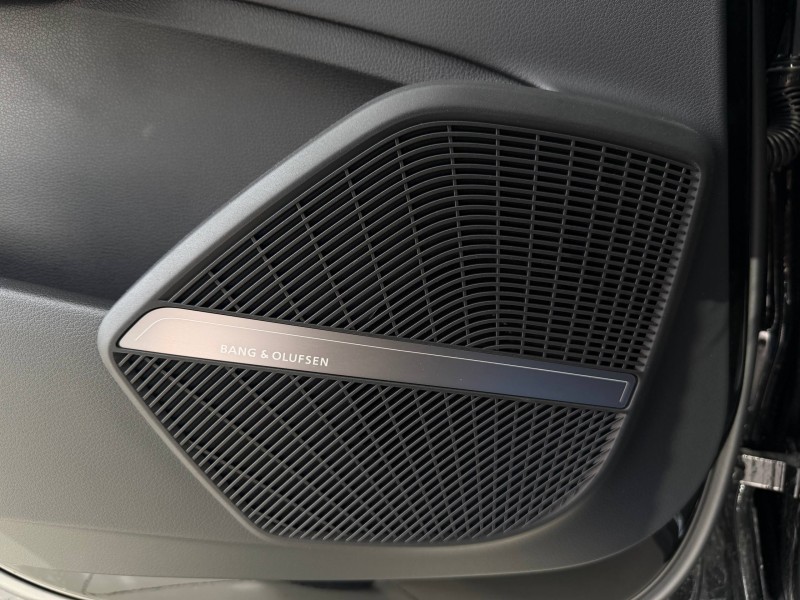 Audi Q5L 2.0 AMT, 2025