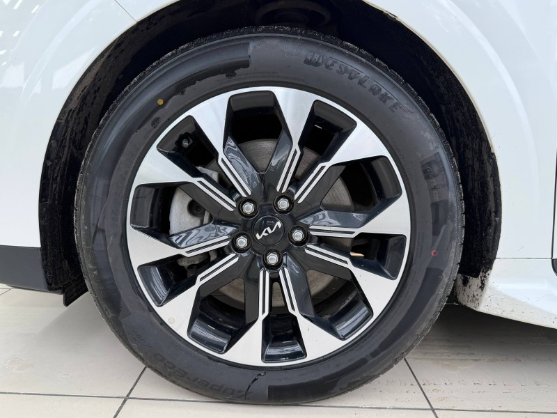Kia Carnival 2.2 AT, 2021, 93 200 км