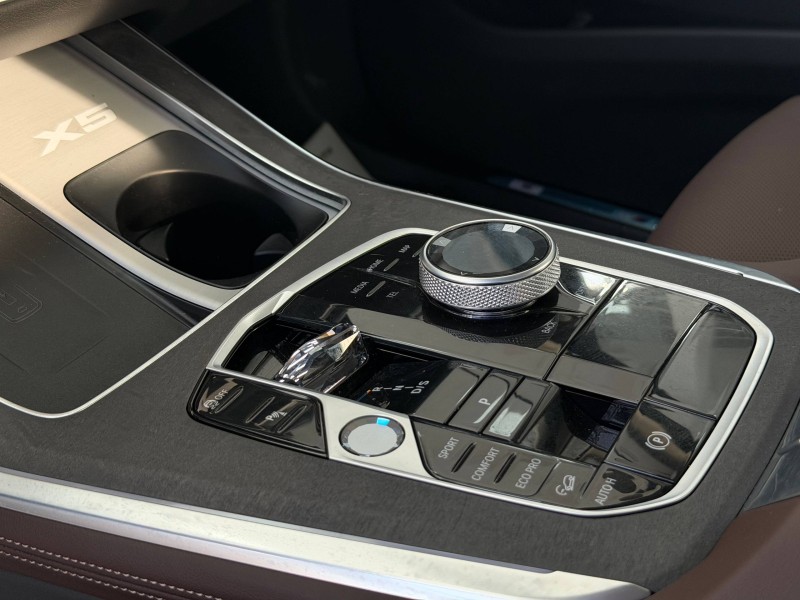 BMW X5 2.0 AT, 2025