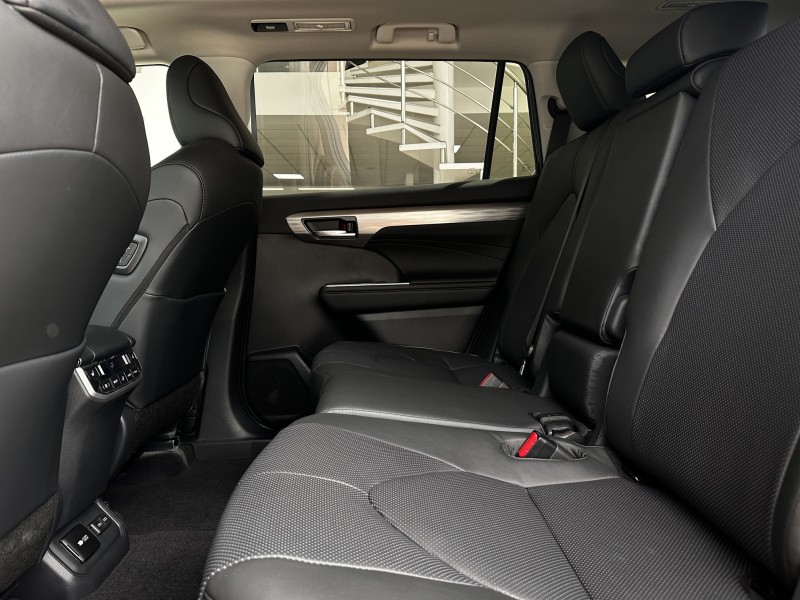 Toyota Highlander 2.0 AT, 2025 год черный