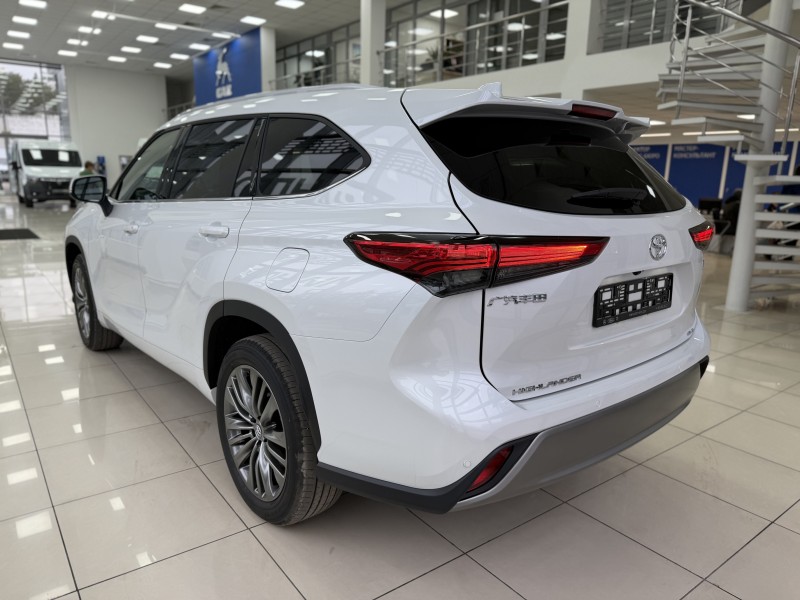 Toyota Highlander 2.0 AT, 2025 год белый