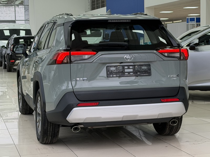 Toyota RAV4 2.0 CVT, 2025 год зеленый 