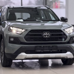 Toyota RAV4 2.0 CVT, 2025 год зеленый 