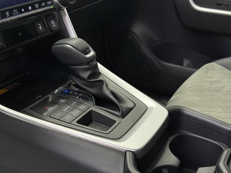 Toyota RAV4 2.0 CVT, 2025 год зеленый 