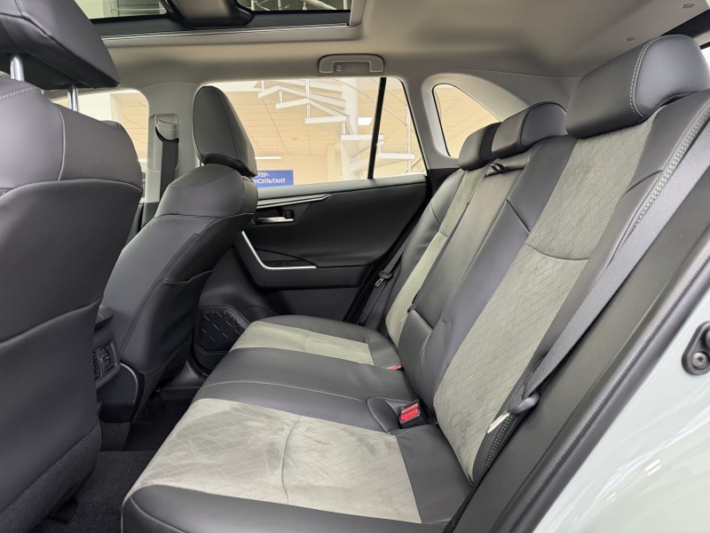 Toyota RAV4 2.0 CVT, 2025 год зеленый 