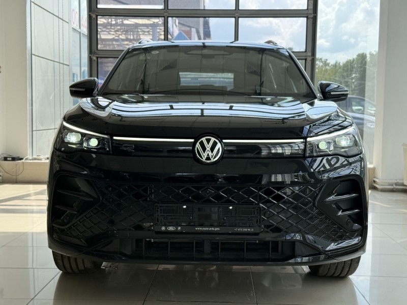 Volkswagen Tiguan L PRO 2.0 AMT, 2025 год