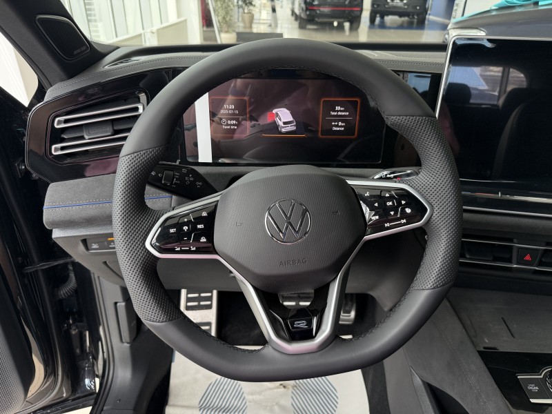 Volkswagen Tiguan L PRO 2.0 AMT, 2025 год