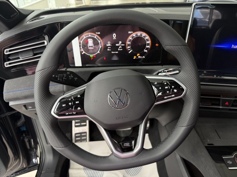 Volkswagen Tiguan L PRO 2.0 AMT, 2025 год