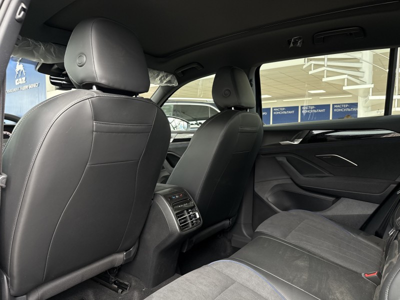 Volkswagen Tiguan L PRO 2.0 AMT, 2025 год