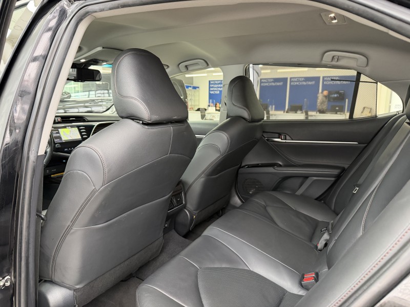 Toyota Camry 3.5 AT, 2018, 130 650 км 