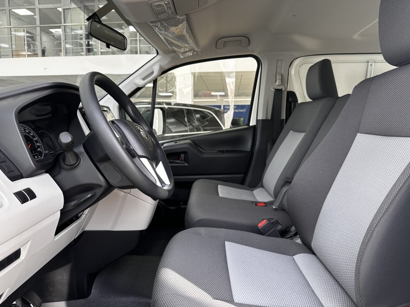 Toyota Hiace 3.5 AT, 2025 год