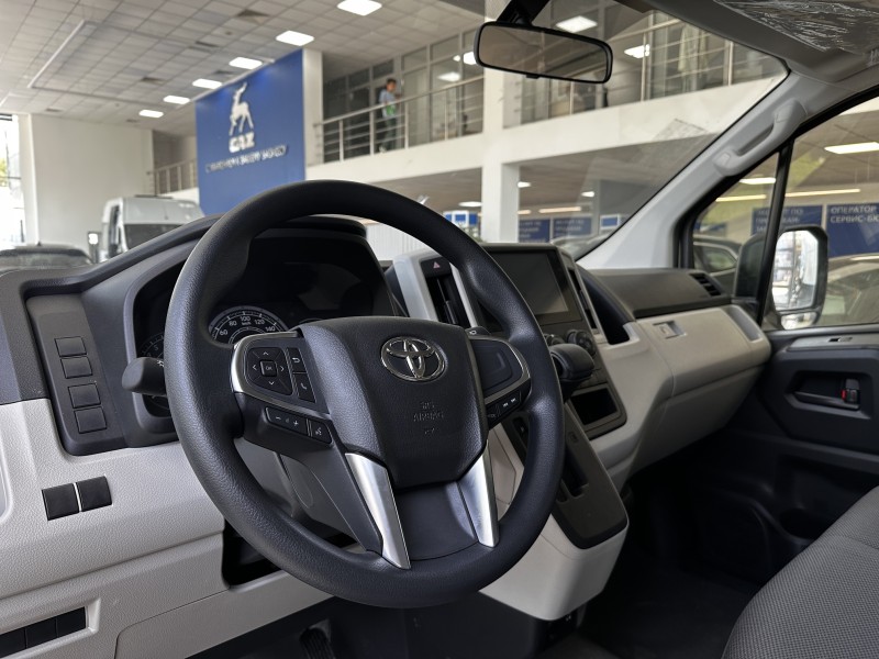 Toyota Hiace 3.5 AT, 2025 год