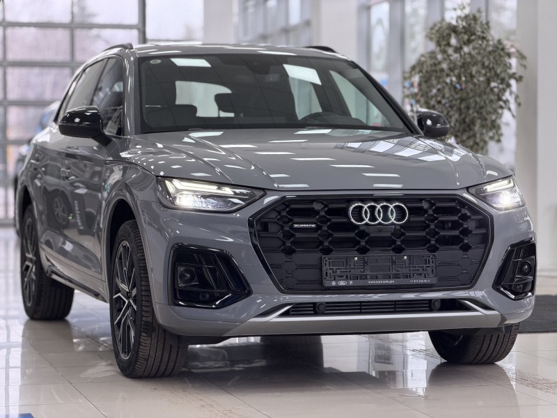 Audi Q5L 2.0 AMT, 2025 год