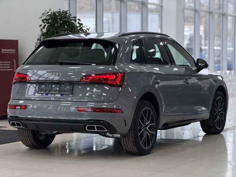 Audi Q5L 2.0 AMT, 2025 год