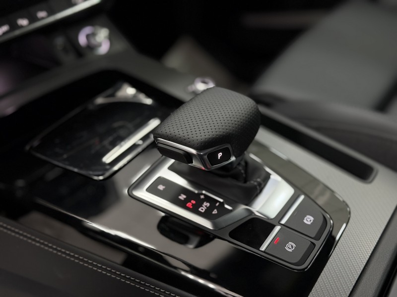 Audi Q5L 2.0 AMT, 2025 год