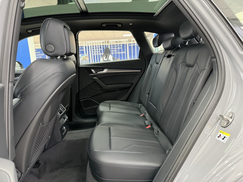 Audi Q5L 2.0 AMT, 2025 год