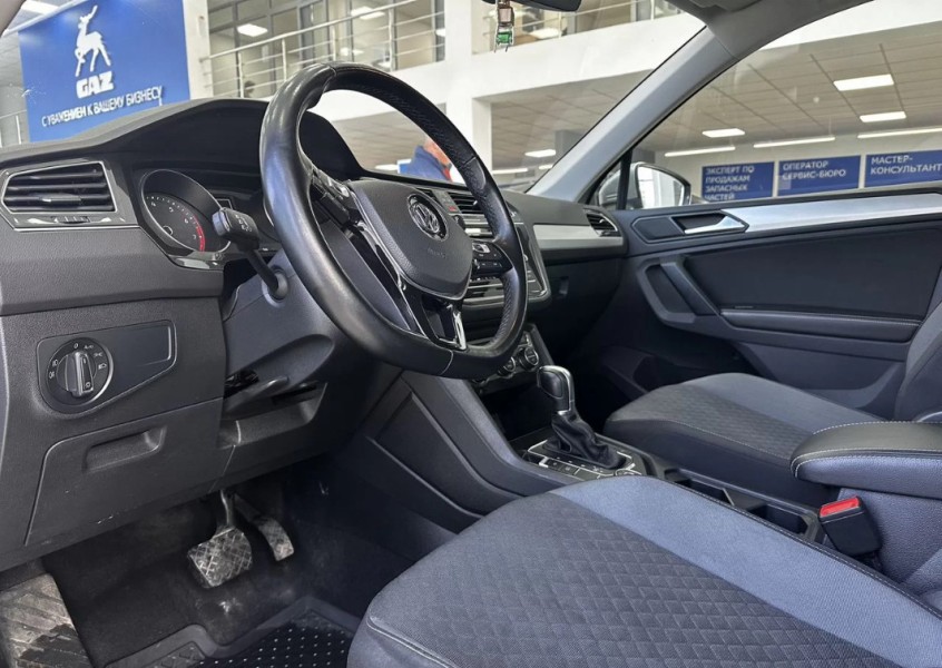Volkswagen Tiguan 1.4 AMT, 2018 год, 104 725 км 