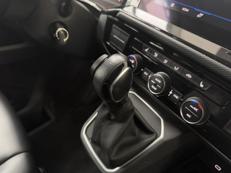 Volkswagen Multivan 2.0 AMT, 2021 год, 67 700 км