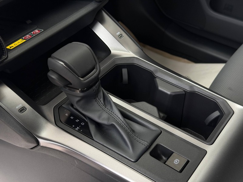 Toyota RAV4 2.0 CVT, 2026 белый 