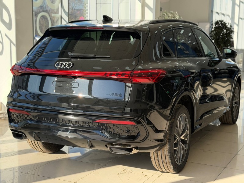 Audi Q5L 2.0 AMT, 2026 