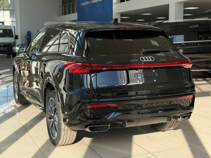 Audi Q5L 2.0 AMT, 2026 