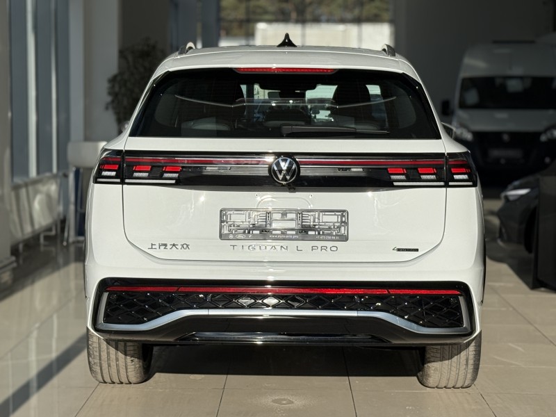 Volkswagen Tiguan L Pro, 2.0 AMT, 2025 белый