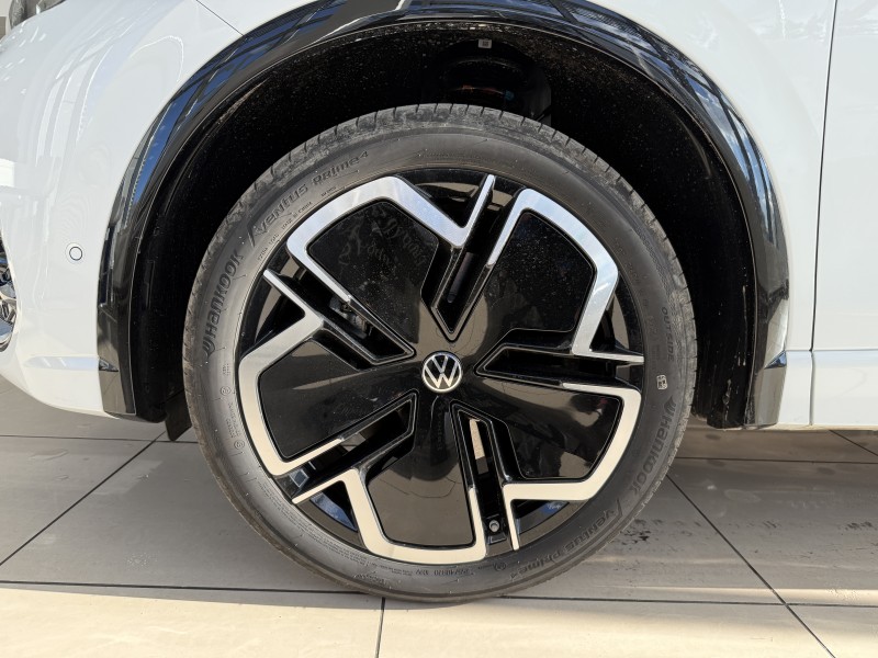 Volkswagen Tiguan L Pro, 2.0 AMT, 2025 белый