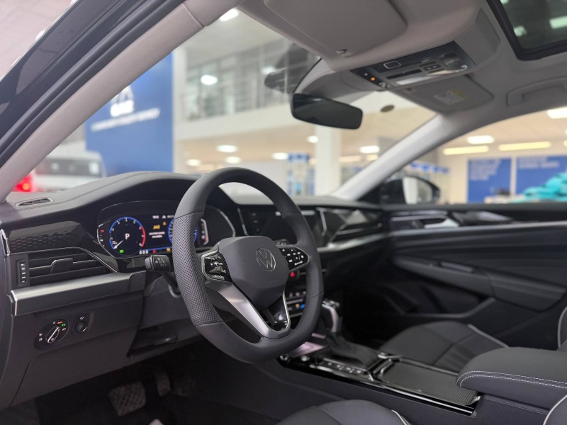 Volkswagen Passat 2.0 AMT, 2024