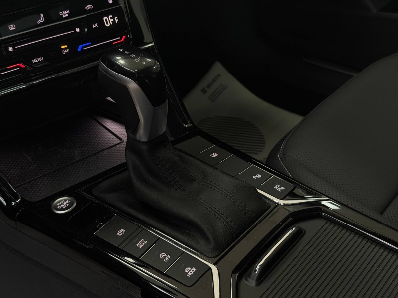 Volkswagen Passat 2.0 AMT, 2024