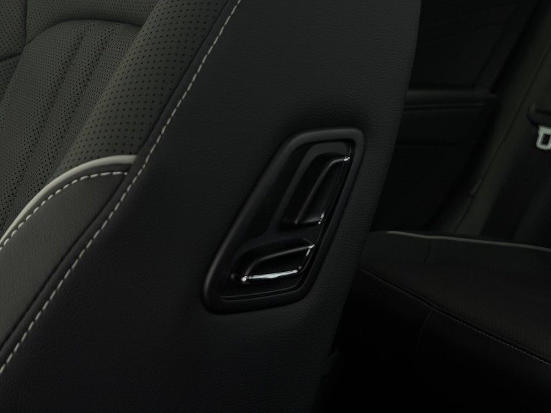 Volkswagen Passat 2.0 AMT, 2024