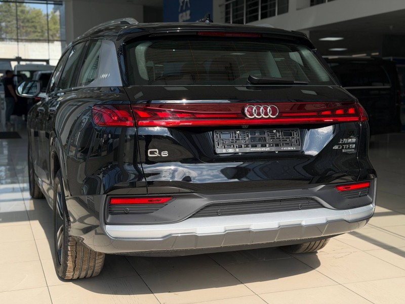 Audi Q6 2.0 AMT, 2026 
